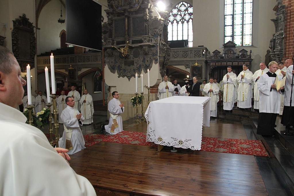 Absolwenci legnickiego seminarium duchownego zostali kapłanami