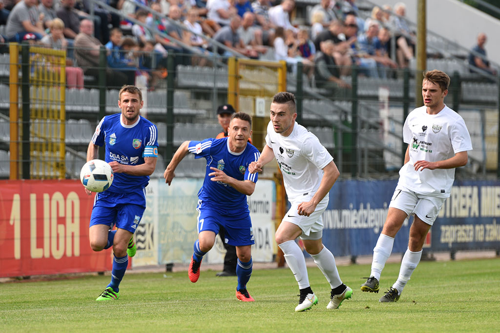 Piłkarze Miedzi Legnica nadal w gazie. Rozbili Rozwój 4:0