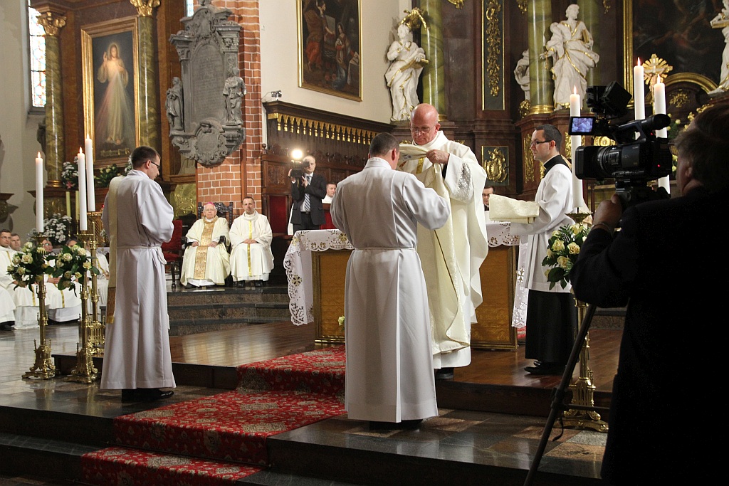 Absolwenci legnickiego seminarium duchownego zostali kapłanami