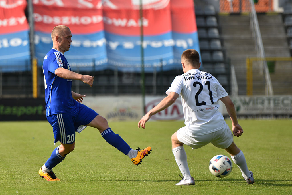 Piłkarze Miedzi Legnica nadal w gazie. Rozbili Rozwój 4:0