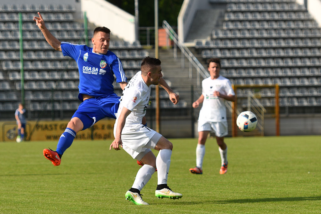 Piłkarze Miedzi Legnica nadal w gazie. Rozbili Rozwój 4:0