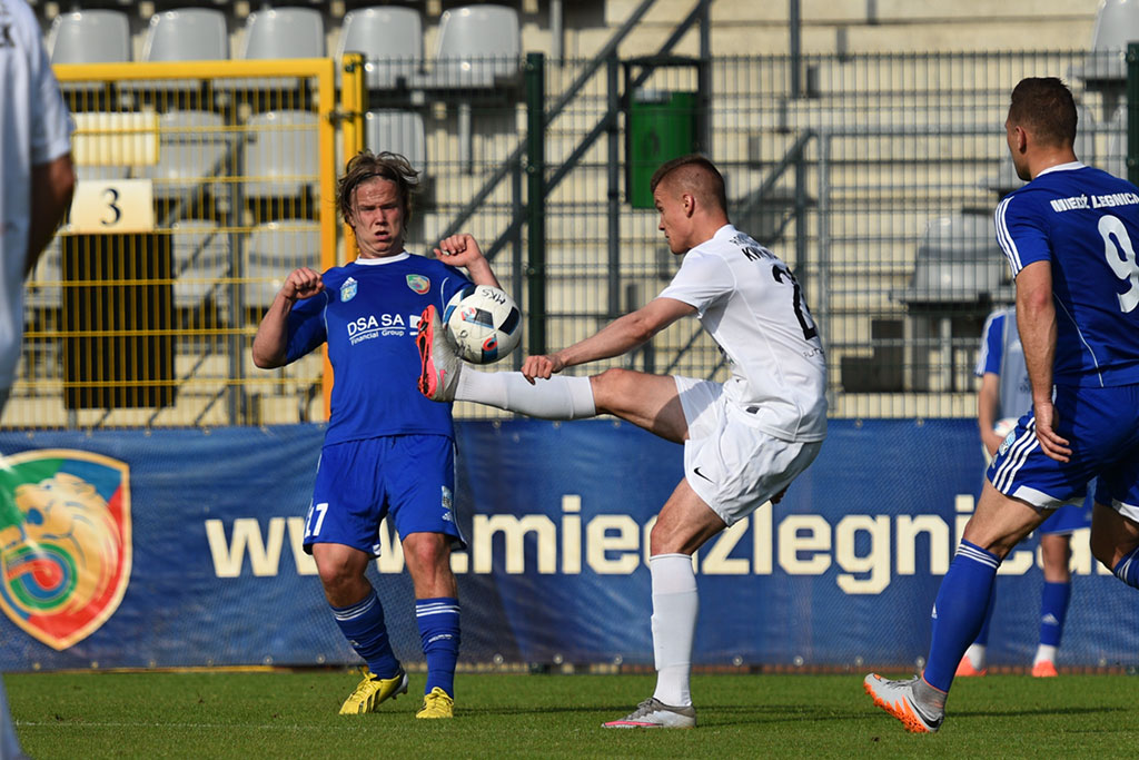 Piłkarze Miedzi Legnica nadal w gazie. Rozbili Rozwój 4:0