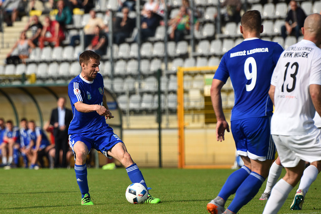 Piłkarze Miedzi Legnica nadal w gazie. Rozbili Rozwój 4:0