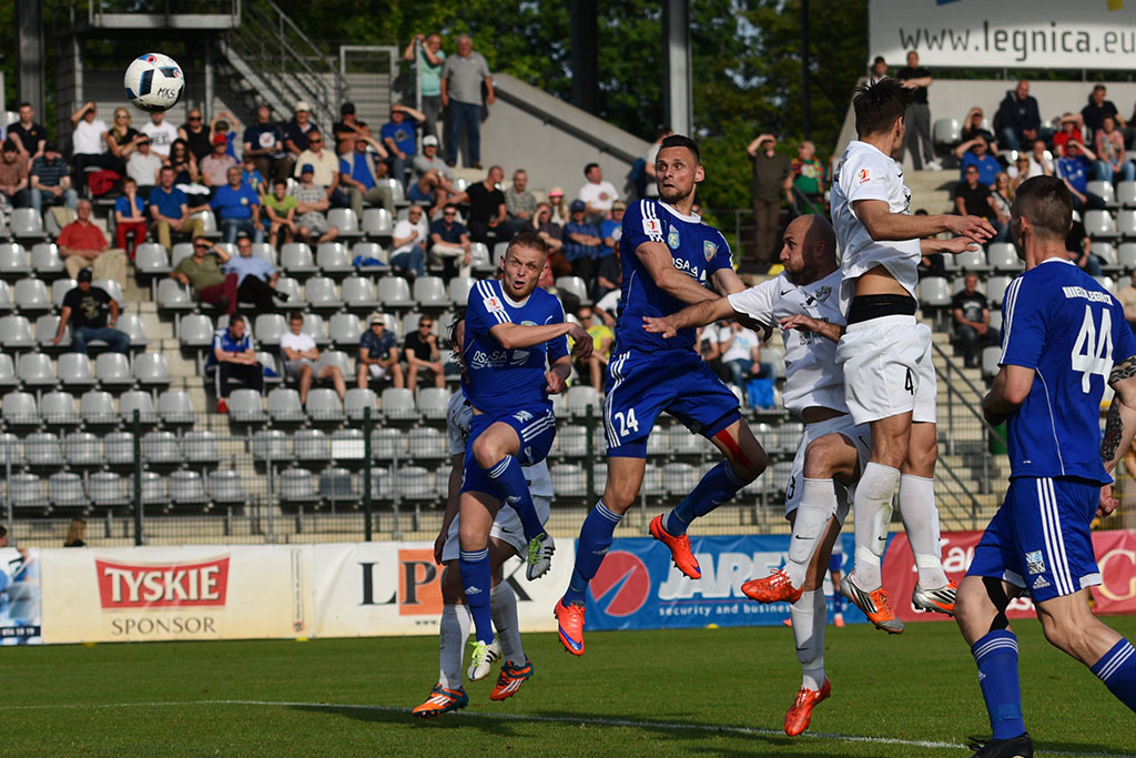 Piłkarze Miedzi Legnica nadal w gazie. Rozbili Rozwój 4:0