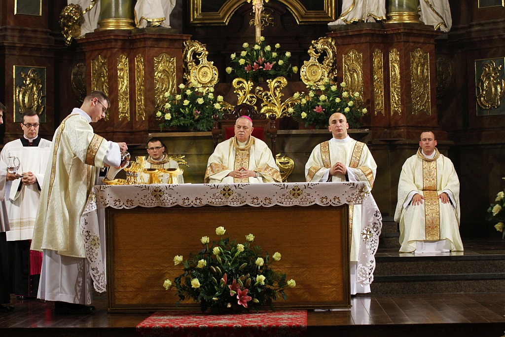 Absolwenci legnickiego seminarium duchownego zostali kapłanami