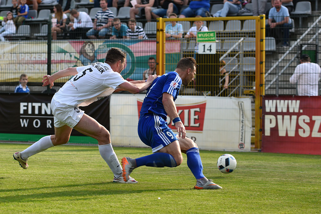 Piłkarze Miedzi Legnica nadal w gazie. Rozbili Rozwój 4:0