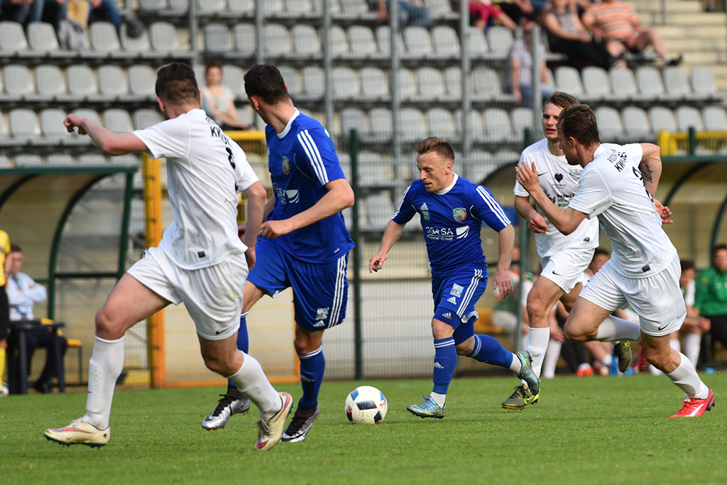 Piłkarze Miedzi Legnica nadal w gazie. Rozbili Rozwój 4:0