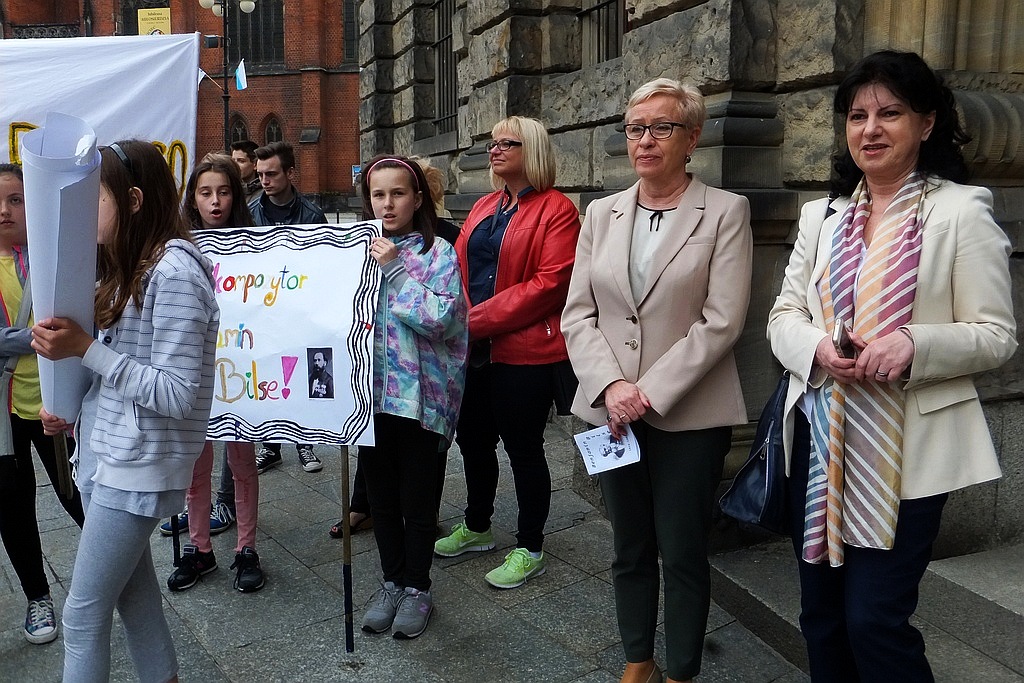 Uczniowski happening uliczny poświęcony Benjaminowi Bilsemu