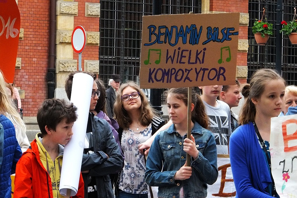 Uczniowski happening uliczny poświęcony Benjaminowi Bilsemu