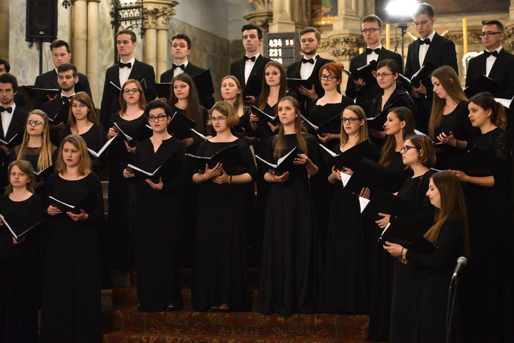 Chór Kameralny Akademii Muzycznej zaśpiewał w kościele Mariackim