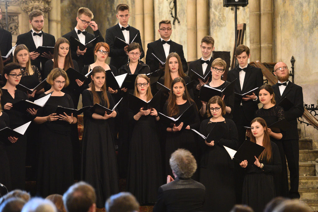 Chór Kameralny Akademii Muzycznej zaśpiewał w kościele Mariackim