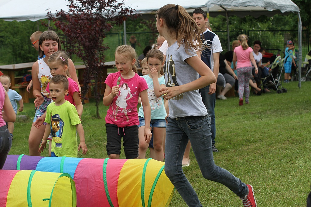 Moc atrakcji czekało na dzieci na majówce w Szczedrzykowicach