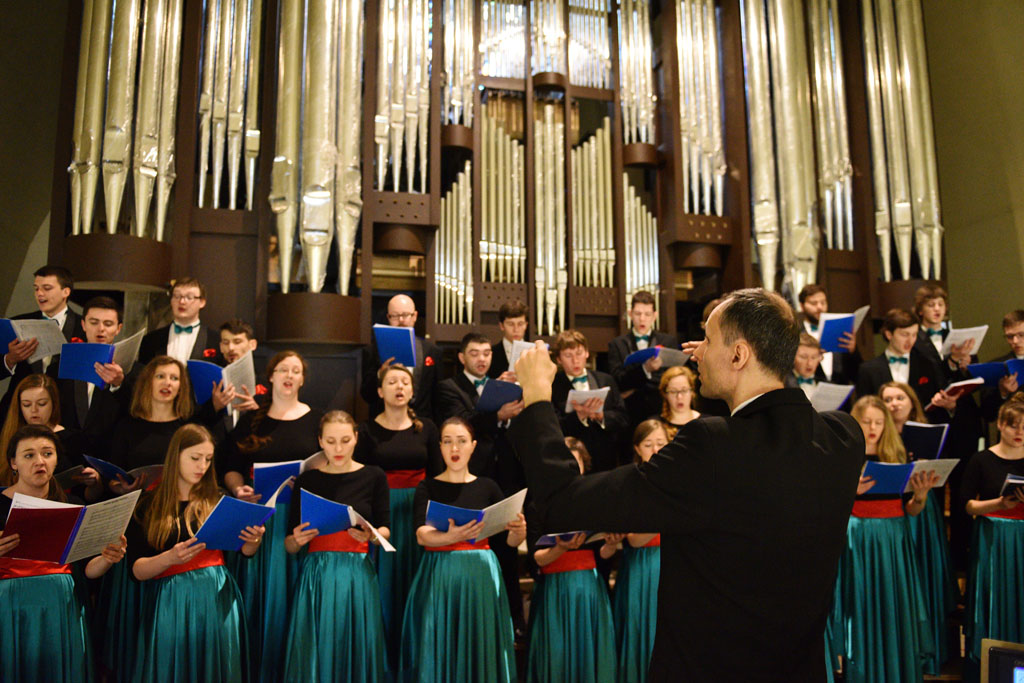 Cantatowe chóry tradycyjnie zaśpiewały w legnickich kościołach