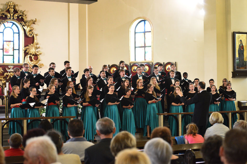 Cantatowe chóry tradycyjnie zaśpiewały w legnickich kościołach