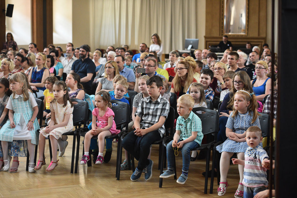 „Piotruś Pan” w wykonaniu dziecięcego chóru i grupy teatralnej