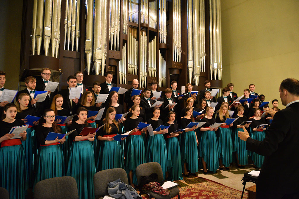 Cantatowe chóry tradycyjnie zaśpiewały w legnickich kościołach