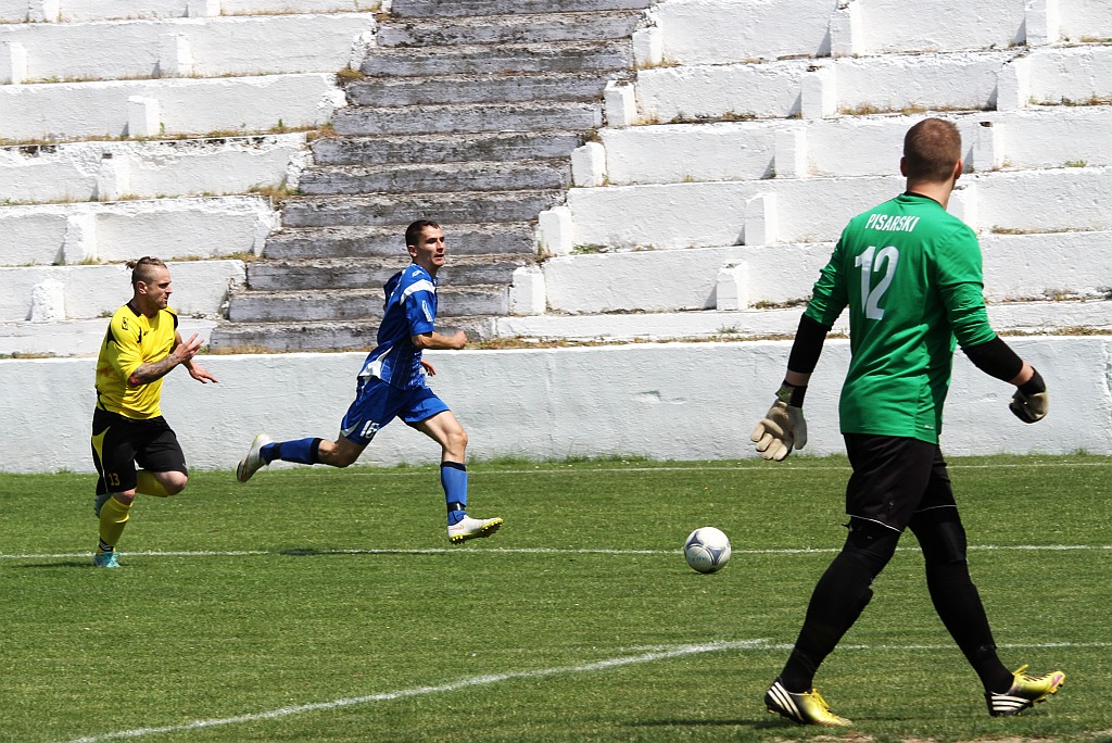 Konfeks wygrał z Odrą 4:0. Hat - trick Kamila Wójcika