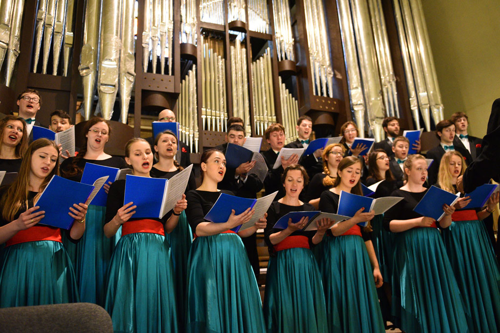 Cantatowe chóry tradycyjnie zaśpiewały w legnickich kościołach