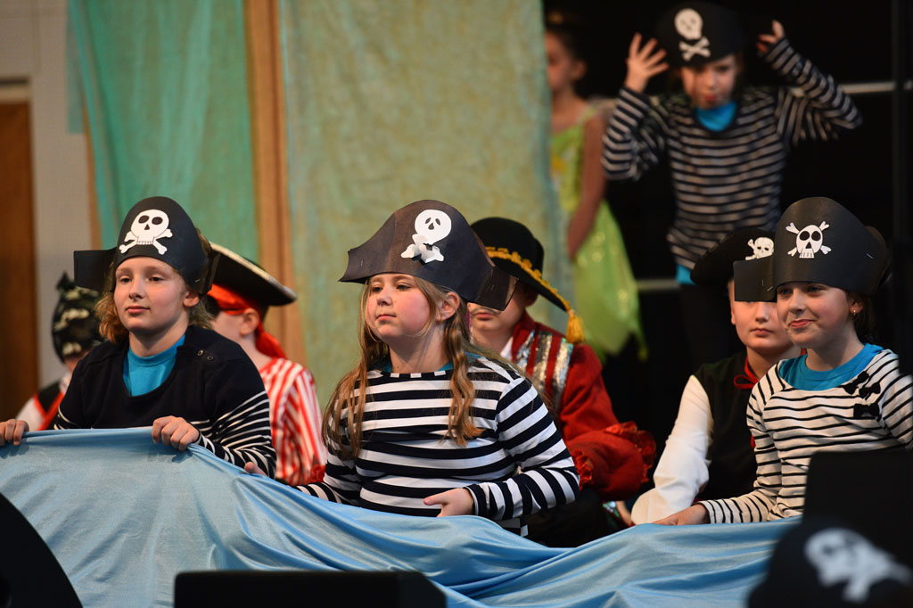 „Piotruś Pan” w wykonaniu dziecięcego chóru i grupy teatralnej