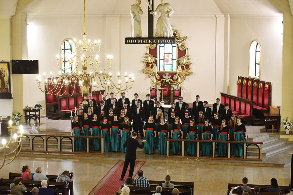Cantatowe chóry tradycyjnie zaśpiewały w legnickich kościołach