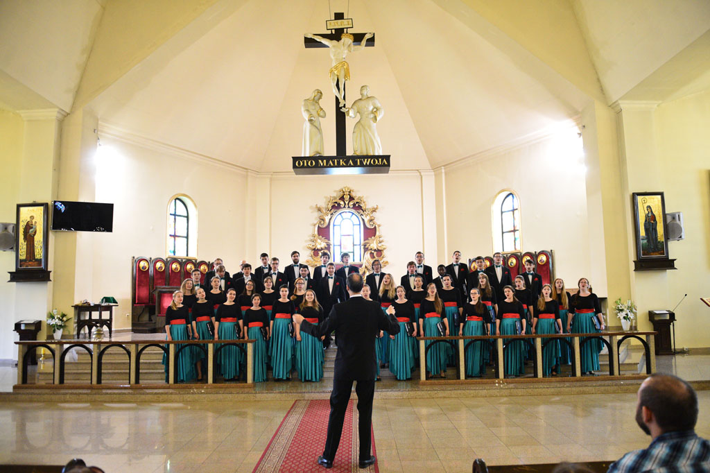 Cantatowe chóry tradycyjnie zaśpiewały w legnickich kościołach