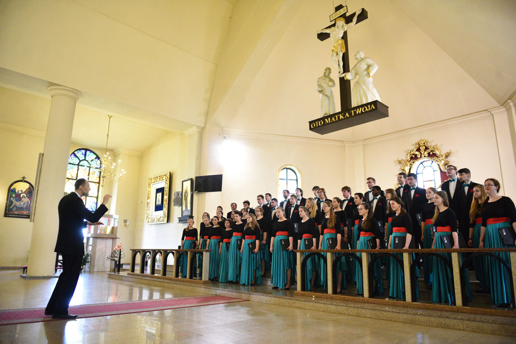 Cantatowe chóry tradycyjnie zaśpiewały w legnickich kościołach