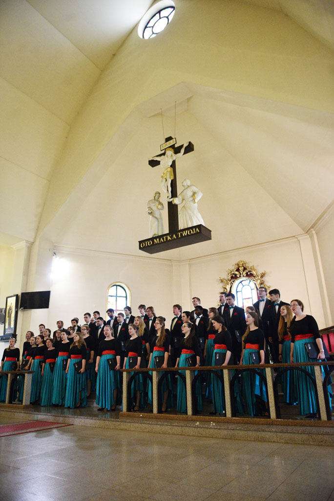 Cantatowe chóry tradycyjnie zaśpiewały w legnickich kościołach