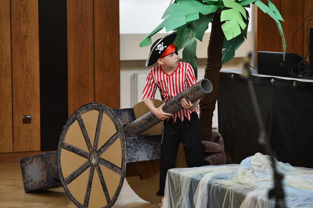 „Piotruś Pan” w wykonaniu dziecięcego chóru i grupy teatralnej