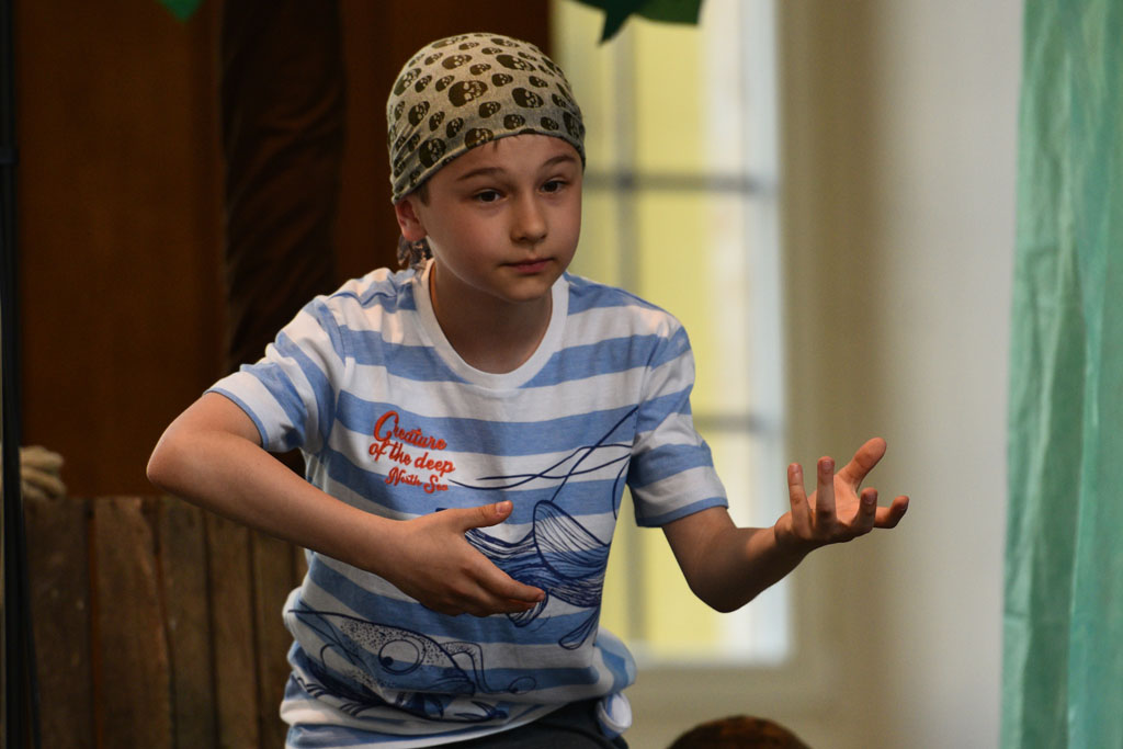 „Piotruś Pan” w wykonaniu dziecięcego chóru i grupy teatralnej