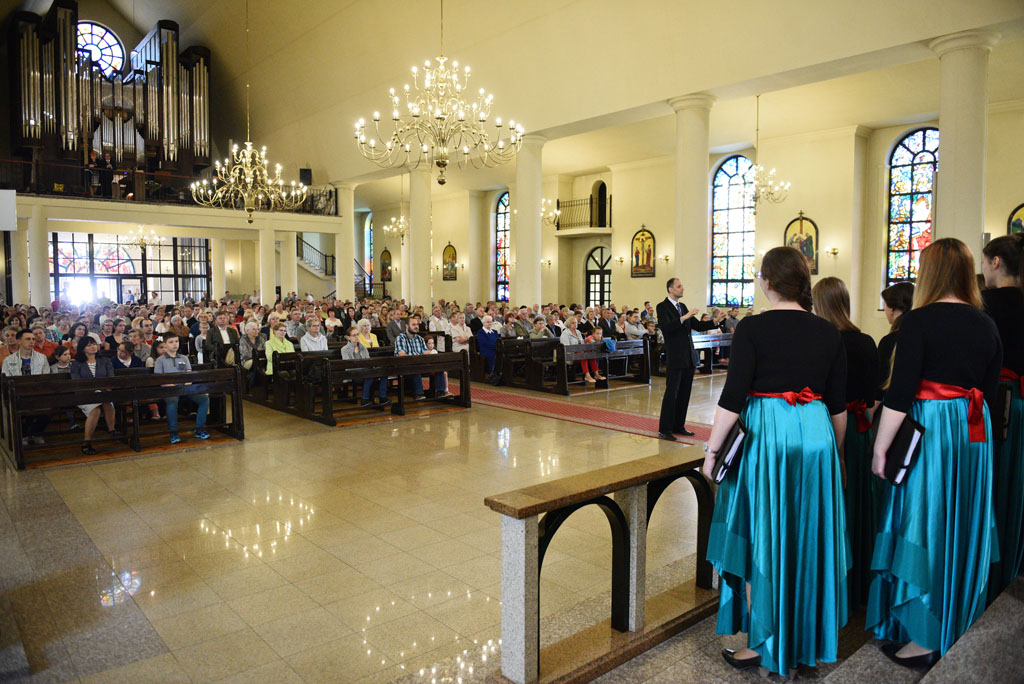 Cantatowe chóry tradycyjnie zaśpiewały w legnickich kościołach