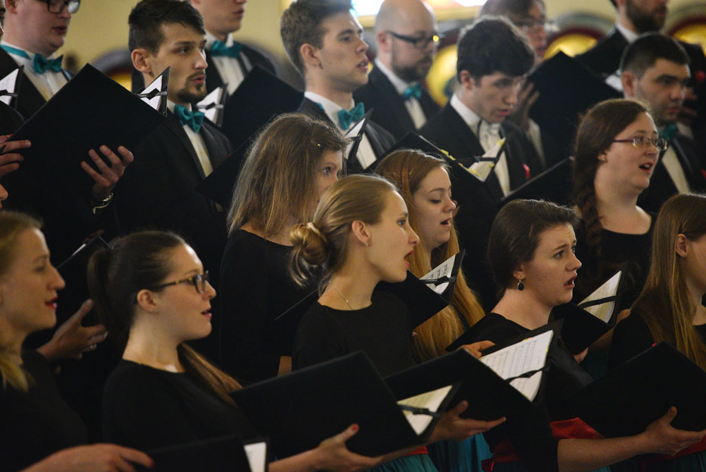Cantatowe chóry tradycyjnie zaśpiewały w legnickich kościołach