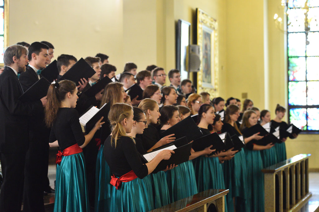 Cantatowe chóry tradycyjnie zaśpiewały w legnickich kościołach
