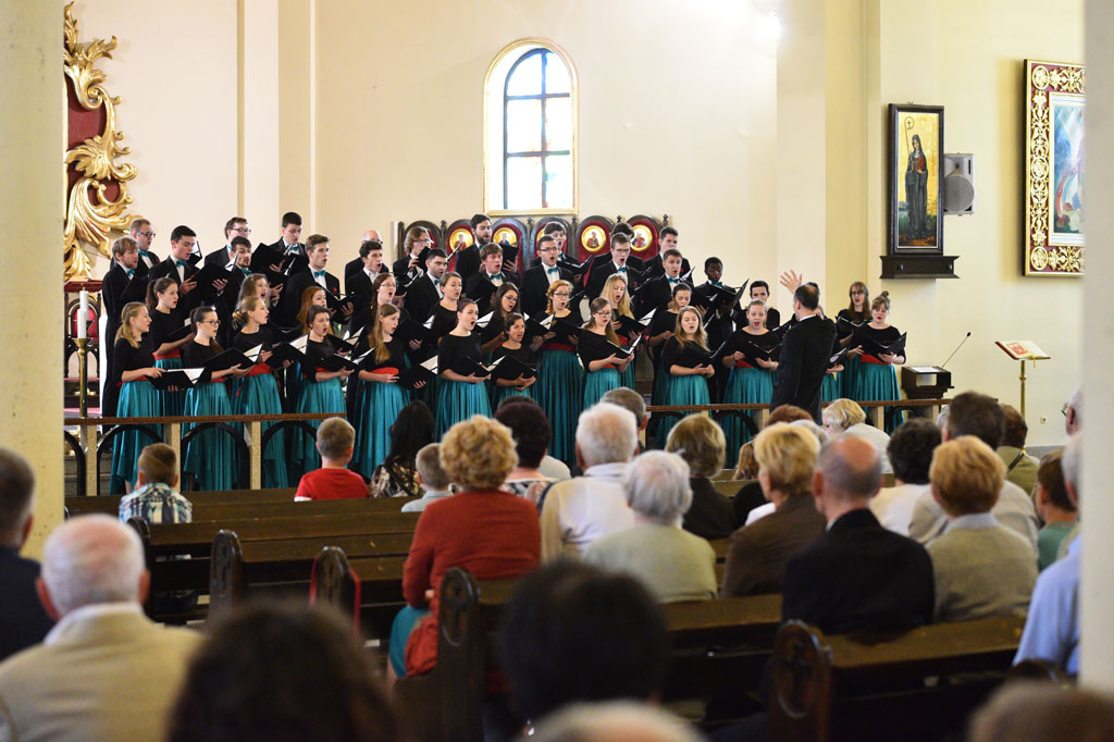Cantatowe chóry tradycyjnie zaśpiewały w legnickich kościołach