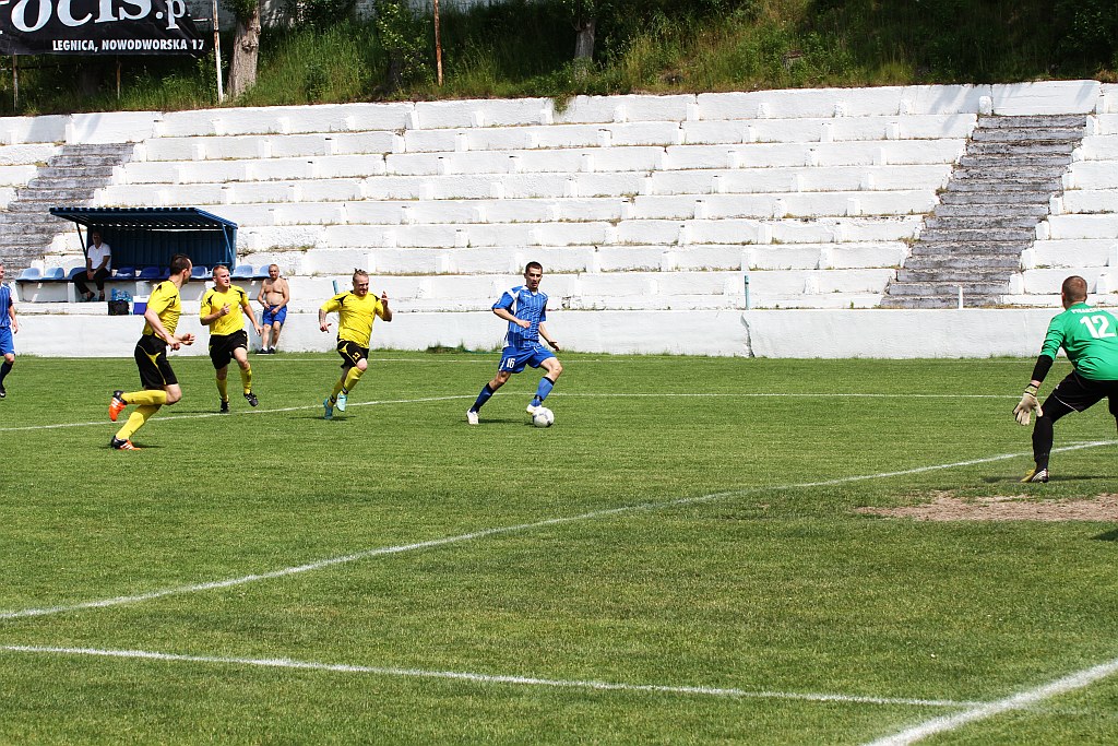 Konfeks wygrał z Odrą 4:0. Hat - trick Kamila Wójcika
