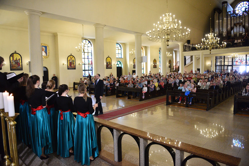 Cantatowe chóry tradycyjnie zaśpiewały w legnickich kościołach