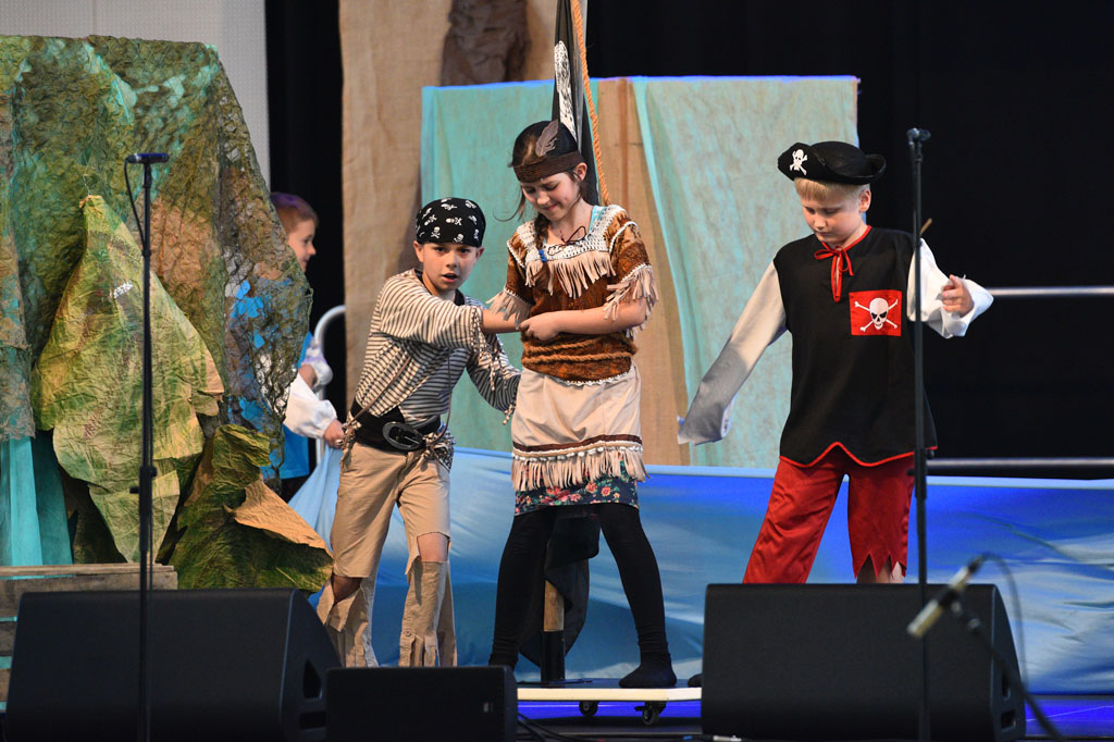 „Piotruś Pan” w wykonaniu dziecięcego chóru i grupy teatralnej