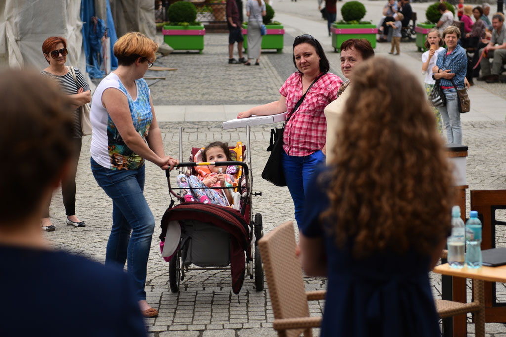 W centrum miasta i w parku śpiewali uczestnicy Legnicy Cantat 47