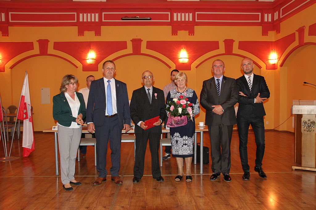 Mieczysława i Lucjan Ozgowie odznaczeni za długoletnie pożycie