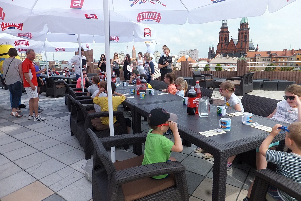 Podopieczni Pogotowia Opiekuńczego bawili się na dachu Gwarnej