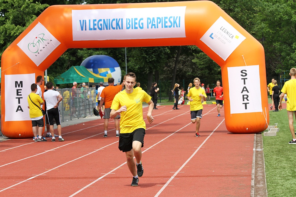 Ponad pięćset osób pobiegło w szóstym Biegu Papieskim