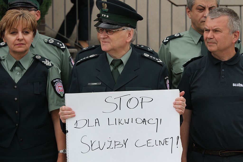 Legniccy celnicy dołączyli do ogólnopolskiego protestu