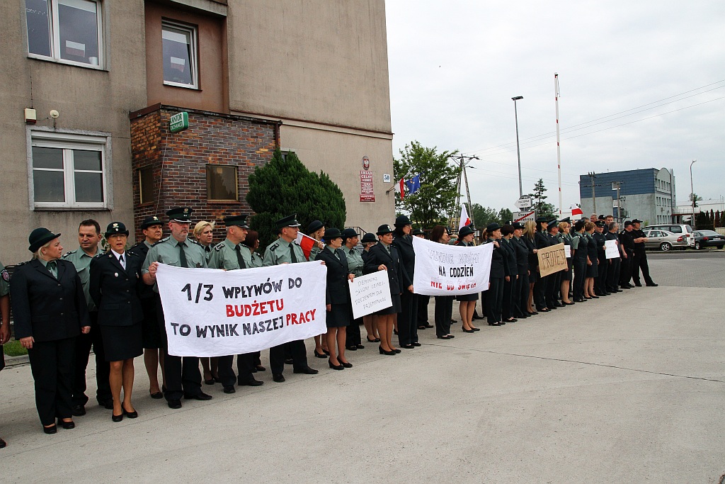 Legniccy celnicy dołączyli do ogólnopolskiego protestu