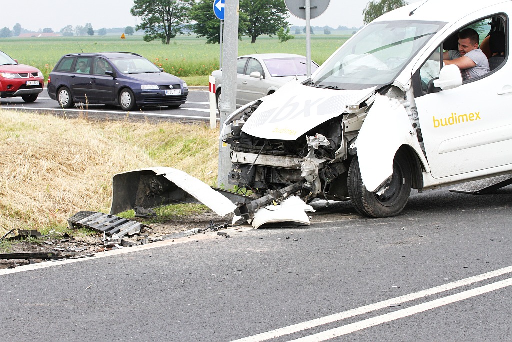 Trzy kolizje w okolicy Legnicy przyczyną korków w mieście