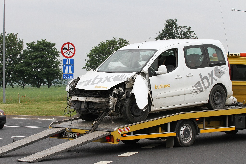 Trzy kolizje w okolicy Legnicy przyczyną korków w mieście