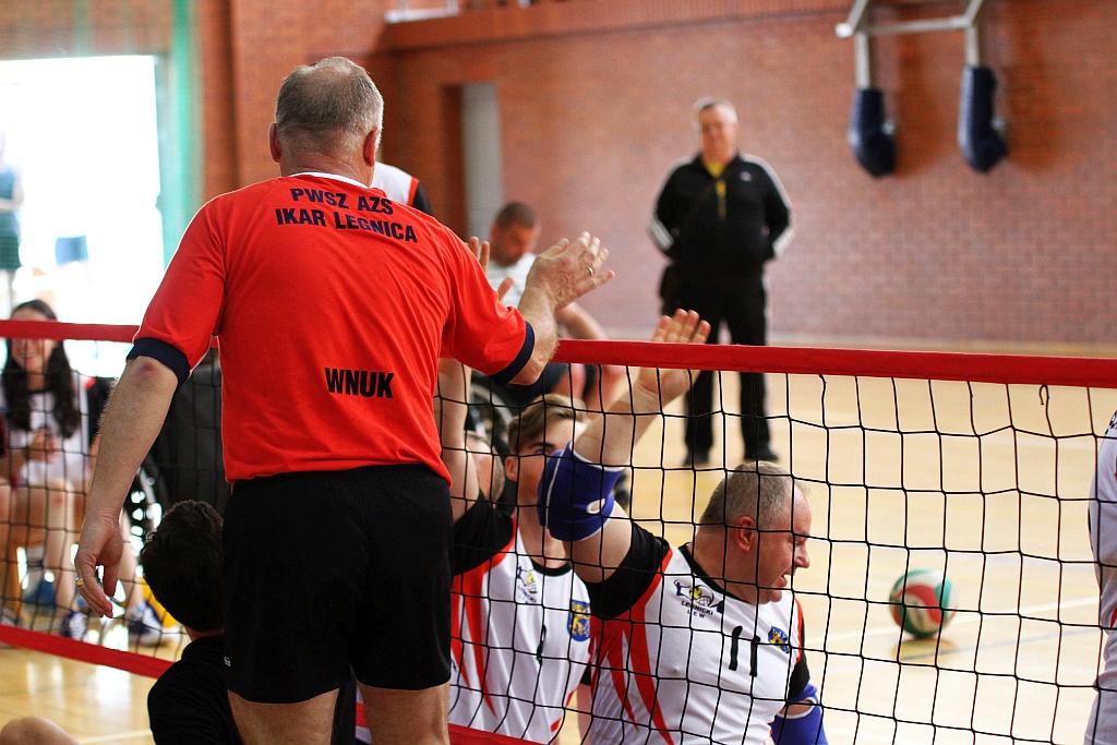 Piotr Gruszka zagrał na siedząco w pokazowym meczu Gruszka Cup