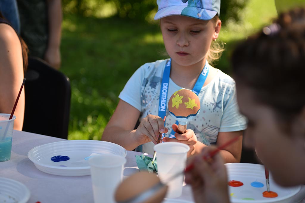 Dwa zespoły zagrały w parku muzykę Benjamina Bilsego