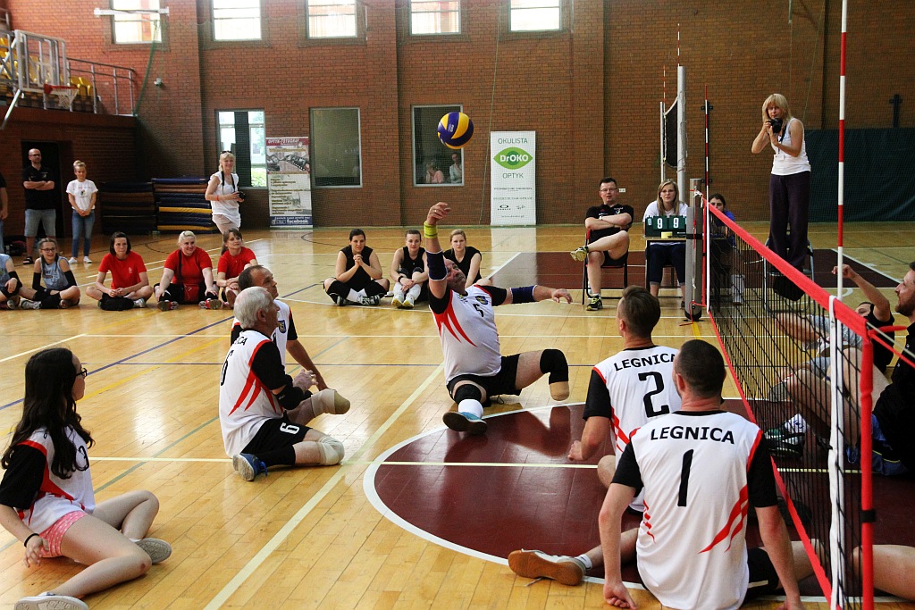 Piotr Gruszka zagrał na siedząco w pokazowym meczu Gruszka Cup