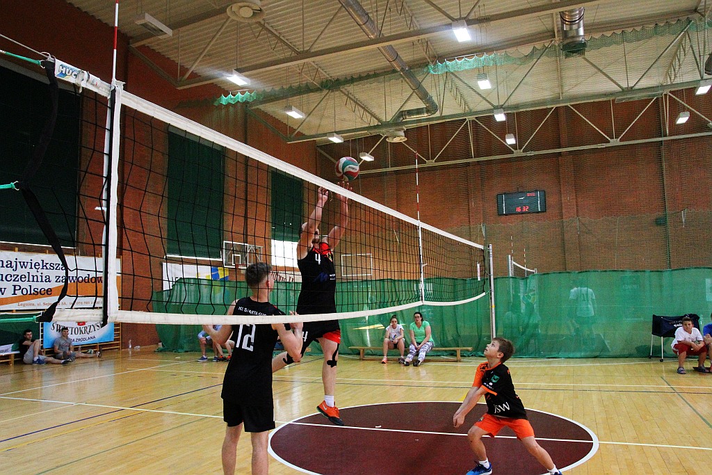 Na Wierzyńskiego rozegrano siatkarski turniej Gruszka Cup