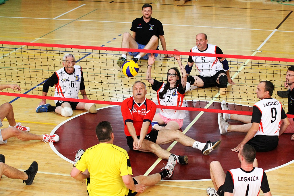 Piotr Gruszka zagrał na siedząco w pokazowym meczu Gruszka Cup