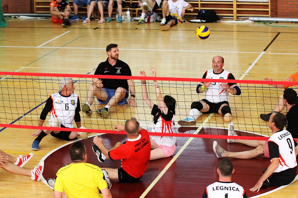 Piotr Gruszka zagrał na siedząco w pokazowym meczu Gruszka Cup